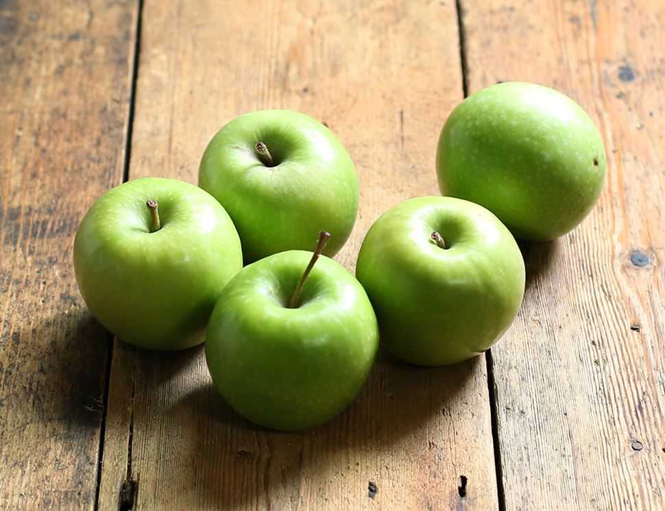  Buy European apple fruit + great price 