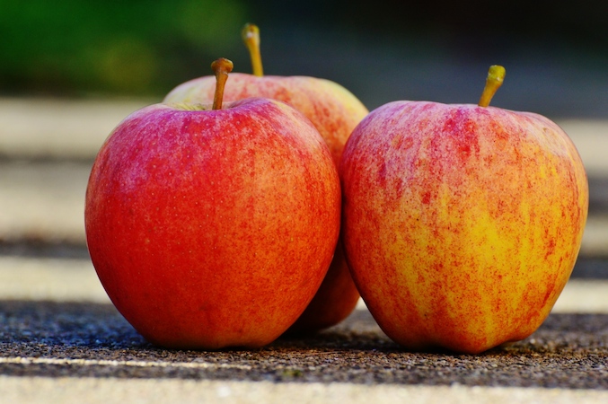  Buy Red Delicious Apple Fruit + best price 