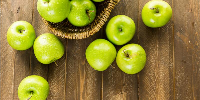  Different Types of Apple in Various Shapes and Colors 
